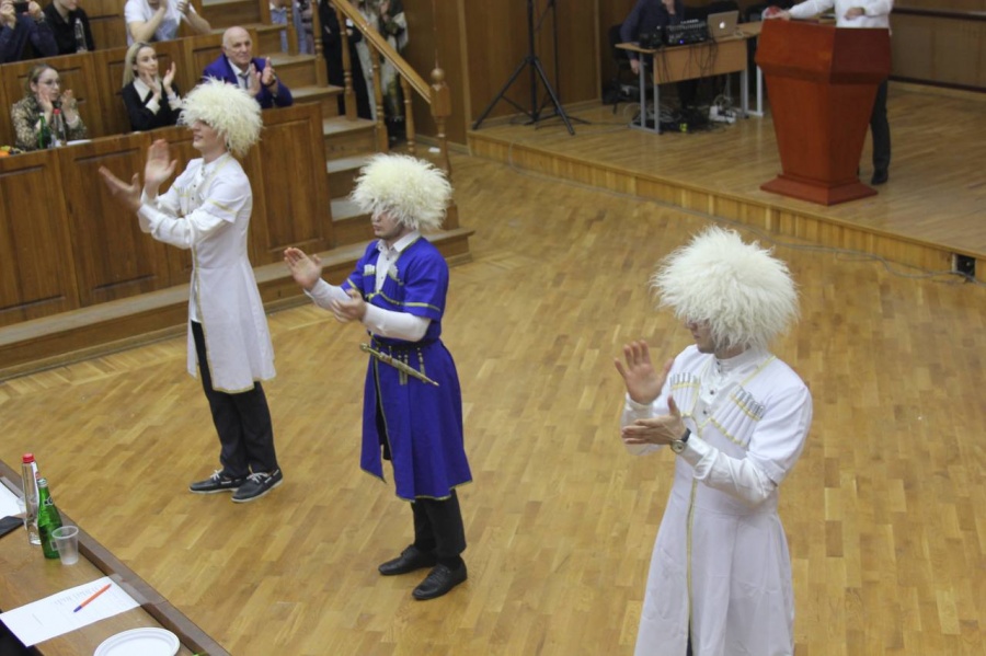 ВЕСЕННИЙ БАЛ