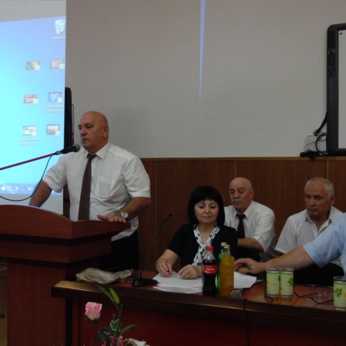 Вручение дипломов...261