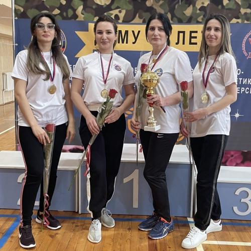 Ежегодный турнир по бадминтону и дартс