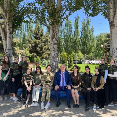 Открытый урок по литературе в честь дня победы.