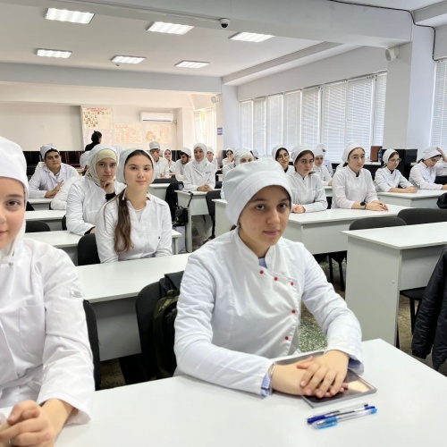 Кураторский час на тему: «Мир, добро и медицина»