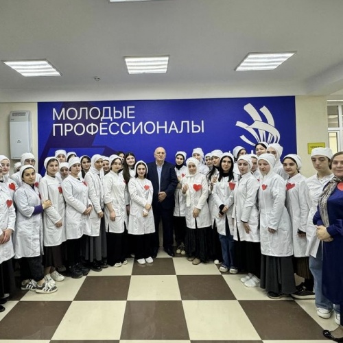 Студенты медицинского колледжа ДГМУ почтили память минутой  молчания, погибших при теракте в Крокус Сити Холле.