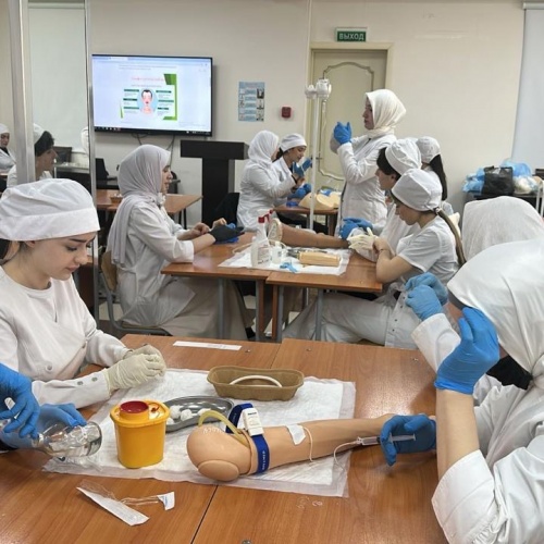 Практика студентов в Научно-образовательном инновационном центре ДГМУ